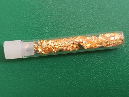 Tube feuilles or - d,